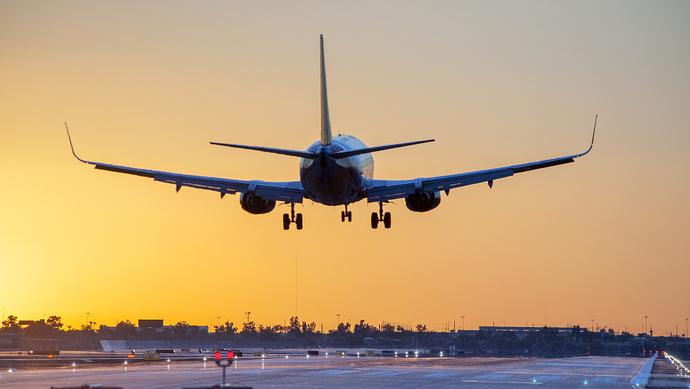 美国航空宣布将于10月取消芝加哥与上海的直航